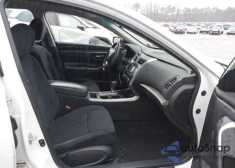 2015 Nissan Altima 2.5 S z USA, uszkodzony, nr VIN 1N4AL3AP4FC252355